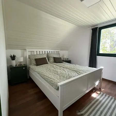 Дом отдыха Vitez - Detached House With Yard And Sauna Шиофок