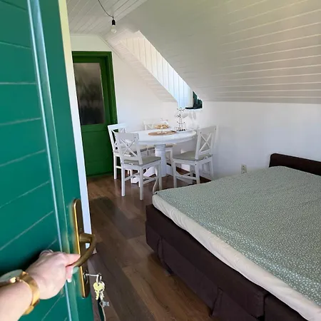 Дом отдыха Vitez - Detached House With Yard And Sauna