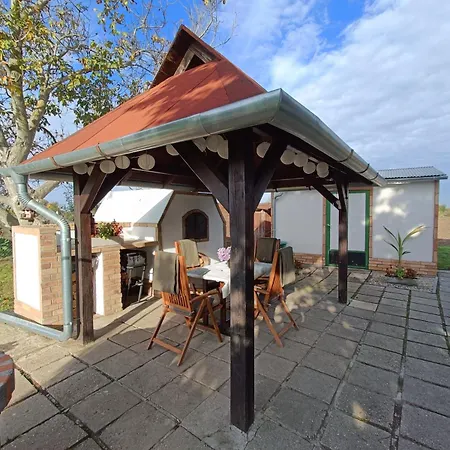 Vitez - Detached House With Yard And Sauna Шиофок