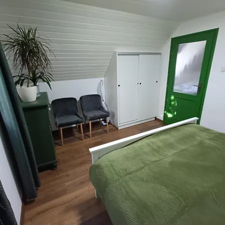 Vitez - Detached House With Yard And Sauna Дом отдыха Шиофок